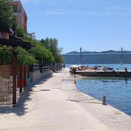 别墅 Maslina 科马尔纳